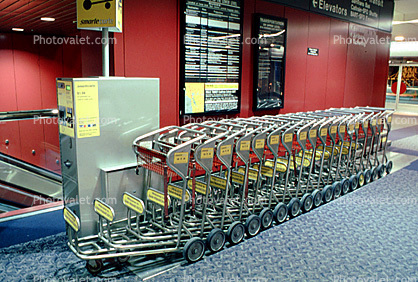 San Francisco International Airport (SFO), Baggage Carts