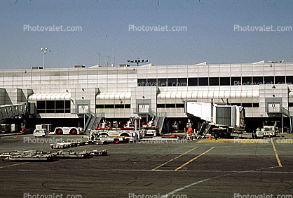 Terminal Building, Jetway, Ground Equipment, LAX