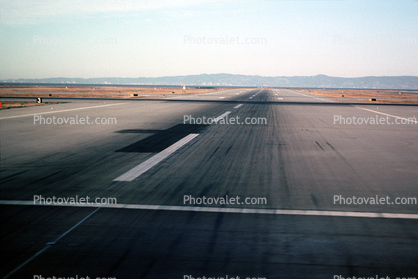 runway, San Francisco International Airport (SFO)