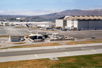 runway, Landing Strip, San Francisco International Airport (SFO), Hangars