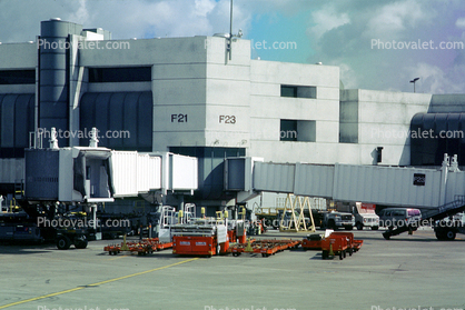 F21, F23 Terminal, Building, Jetway