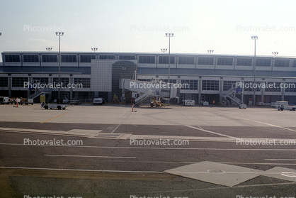 terminal building, jetway, Airbridge