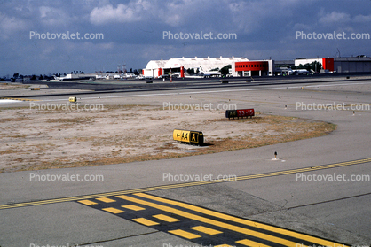 Runway, Hangars, Burbank-Glendale-Pasadena Airport (BUR)