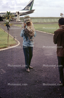 Women, Lei, Flowers, F-BIUZ, December 1964