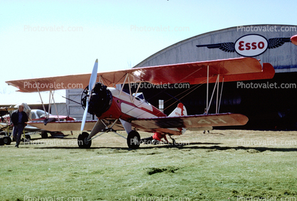 N674H, Curtiss-Wright Travel Air 2000, Esso flying wings Hangar, taildragger, 1950s