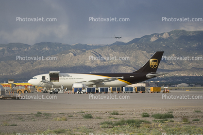 N174UP, United Parcel Service, UPS, Airbus A300F4-622R, PW4158, PW4000, Logistics
