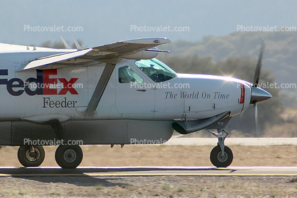FedEx, Cessna 208B Grand Caravan with canoe