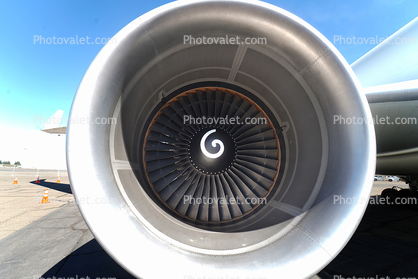 CF6-80C2B7F Jet Engine, N301UP, Boeing 767-34AF, 767-300 series, nacelle