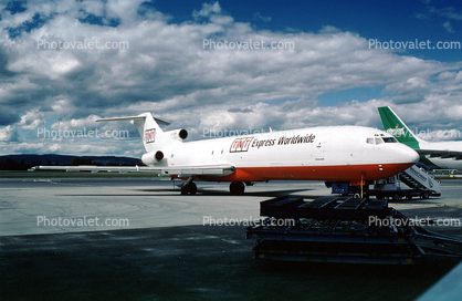 OY-SEW, Boeing 727-281(F), 727-200 series