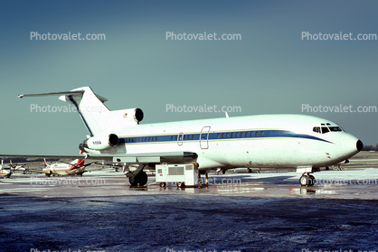 N188AM, Boeing 727-21, pusher tug, (CVG), 727-200 series
