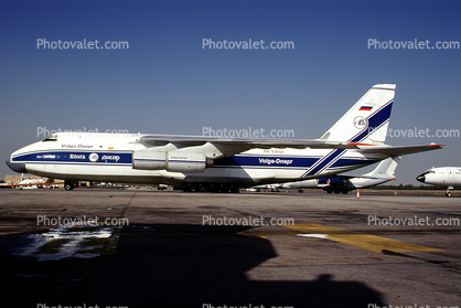 RA-82044, Volga Dnepr Airlines, Antonov, An-124-100