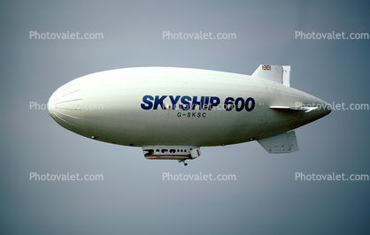 G-SKSC, Airship Industries Skyship 600, Blimp. Farnborough 1984
