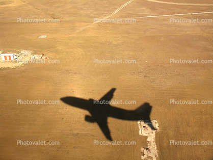 Boeing 737 landing shadow, San Antonio, Shadowgg