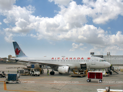 C-FTJO, Airbus A320-211