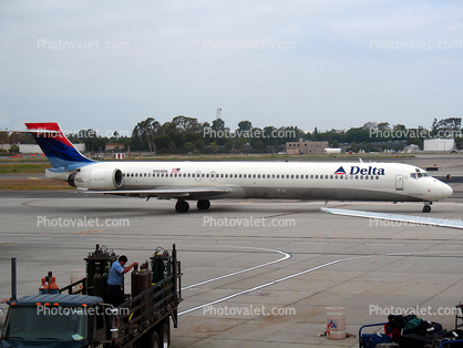 N909DA, Delta Air Lines, Douglas MD-90-30