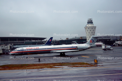 N262AA, McDonnell Douglas MD-82, Control Tower, JT8D-217C, JT8D, La Guardia International Airport