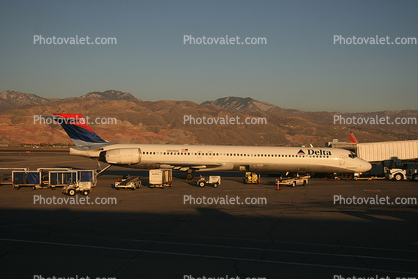 Delta Air Lines, McDonnell Douglas MD-90-30, N908DA, V2525-D5, V2500