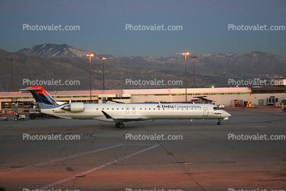 N806SK, CL600-2D24, RJ Regional Jet, RJ-900