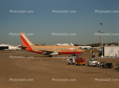 N68SW, Boeing 737-2H4, Southwest Airlines SWA, Dallas Love Field, Texas, 737-200 series, JT8D-9A(HK3), JT8D