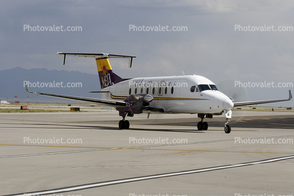 Raytheon 1900D, Turboprop, Mesa Airlines, N10675, PT6A-67D, PT6A