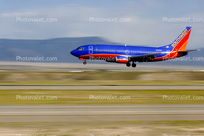 N388SW, Boeing 737-3H4, Southwest Airlines SWA, Landing, CFM56-3B1, CFM56