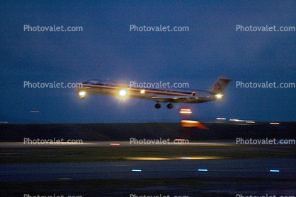American Airlines AAL, Douglas DC-9, Landing, Twilight, Dusk, Dawn