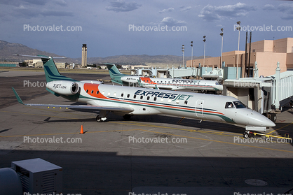 N17196, Expressjet Airlines, Embraer EMB-145XR, (ERJ-145XR), Jetway, Airbridge