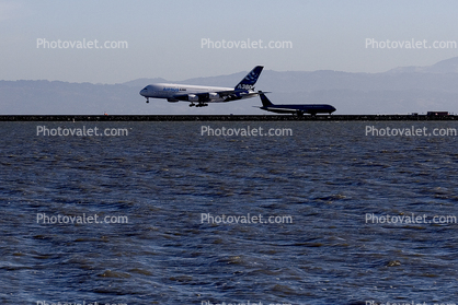 Airbus A380 First Flight into SFO