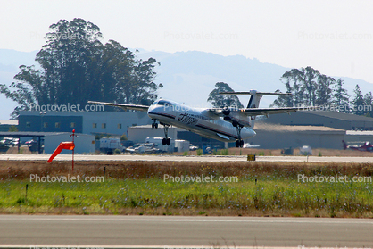 N404QX, Bombardier DHC-8-402Q, Horizon Air, (STS), Taking-off, Q400, PW150A