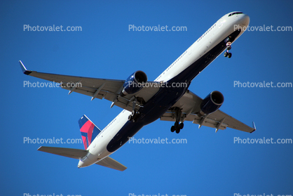 N584NW, Boeing 757-351, PW2043, PW2000, Delta Air Lines DAL