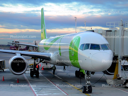 Song Airlines, N698DL, Boeing 757-232, PW2037, PW2000, 757-200 series, Abstract