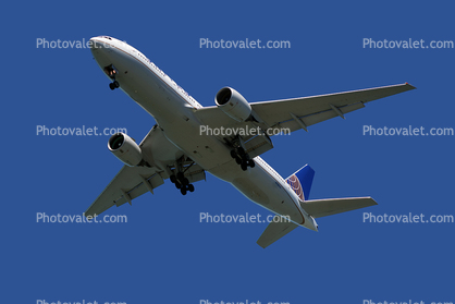 N780UA, Boeing 777-222, PW4077, PW4000