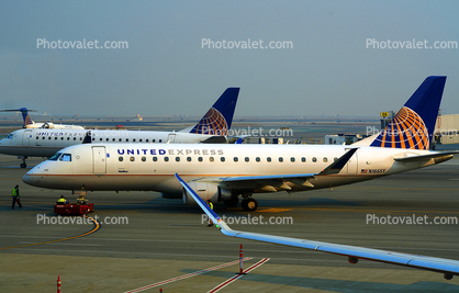 SkyWest, United Express, N166SY, Embraer 175LR