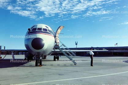 N981PS, Douglas DC-9-31, PSA, Pacific Southwest Airlines, San Diego, Airstair, JT8D