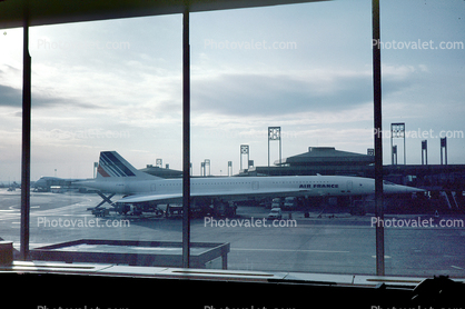 Air France AFR, F-BVFA, Concorde, terminal buildings, jetway