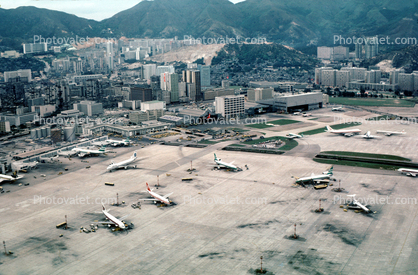 Hong Kong International Airport, 1982, 1980s