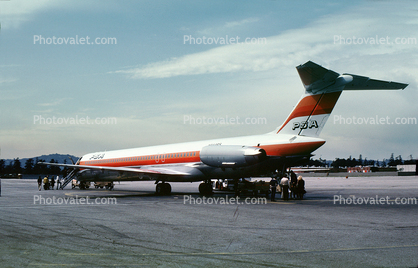 N944RS, PSA, Pacific Southwest Airlines, McDonnell Douglas MD-82, (DC-9-82), Burbank-Glendale-Pasadena Airport (BUR), Airstair, 1970s