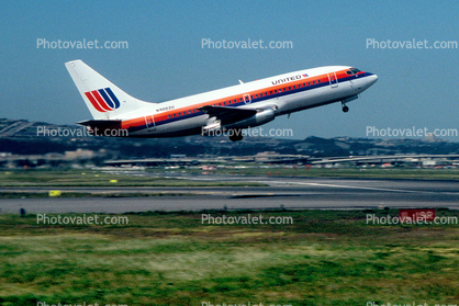 N9002U, Taking-off, United Airlines UAL, Boeing 737-222, San Francisco International Airport (SFO), Boeing 737-200 series, JT8D-7B, JT8D, milestone of flight