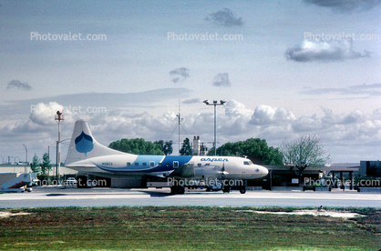 N5823, Convair 580, Aspen Airways, Modesto California Airport