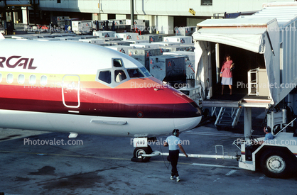 (DC-9-81), N480AC, McDonnell Douglas MD-82, Air California ACL, JT8D-217C, JT8D, jetway, Airbridge