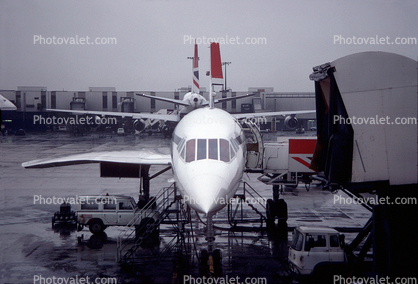 British Airways BAW, G-BOAB, Concorde SST head-on, Heathrow, January 22 1984, 1980s