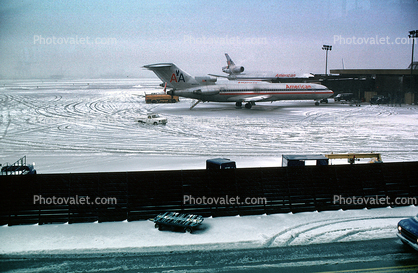 N862AA, Boeing 727-223/Adv, American Airlines AAL, Newark Liberty International Airport (EWR), 727-200 series