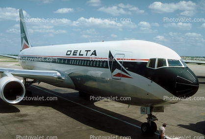N112DL, Boeing 767-232BDSF, Delta Air Lines, CF6, CF6-80A