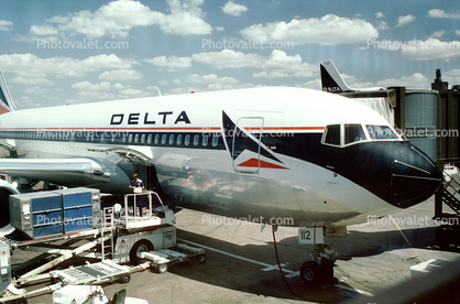 Boeing 767-232BDSF, Delta Air Lines, CF6, N112DL