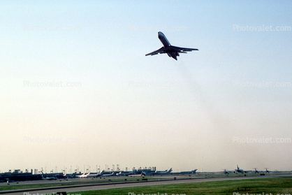 Boeing 727 taking-off