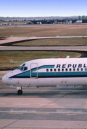 Washington Dulles International Airport, (IAD), N942N, McDonnell Douglas DC-9-32, Republic Airlines, JT8D, JT8D-15"(HK3)
