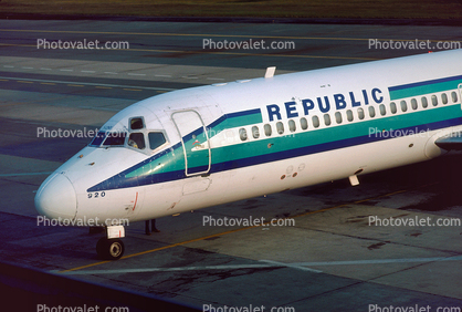 N942N, McDonnell Douglas DC-9-32, Republic Airlines, JT8D, JT8D-15"(HK3)