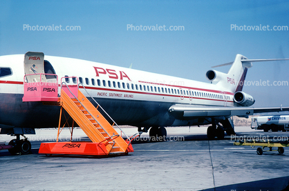 N539PS, PSA, Pacific Southwest Airlines, Boeing 727-214, Mobile Stairs, Rampstairs, ramp, JT8D-7B, JT8D, milestone of flight, 727-200 series