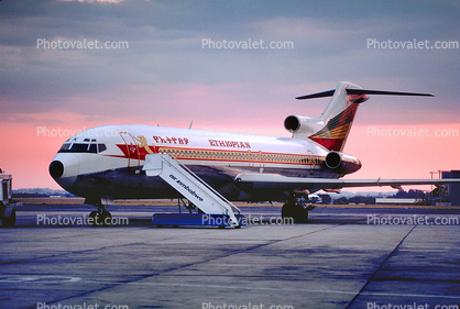ET-AHK, Mobile Stairs, Boeing 727-260, Rampstairs, ramp, JT8D, 727-200 series