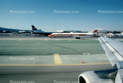 N809US, Boeing 737, McDonnell Douglas MD-81, JT8D-217, JT8D